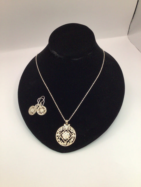 Sourthern Gates Sterling Dogwood Necklace and Earrings SET